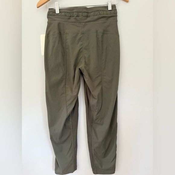 Lululemon Dance Studio Mid-Rise Cropped Pants | Size 4 - Picture 8 of 12